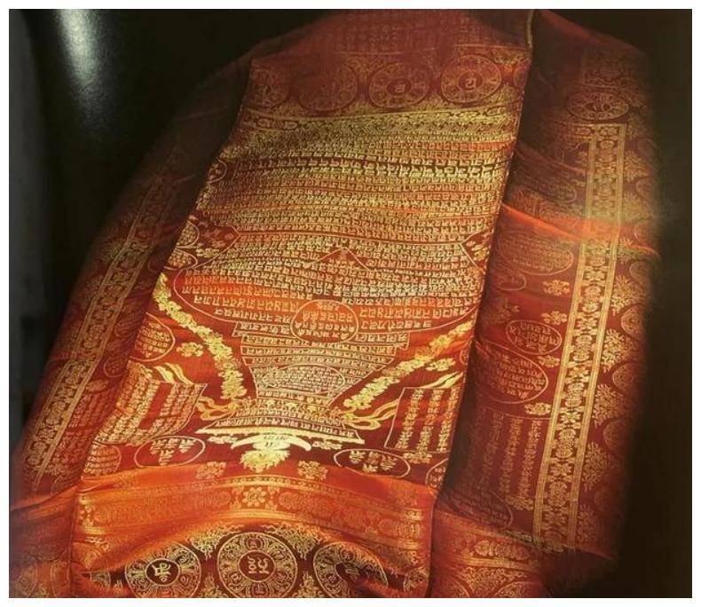 揭秘！孙殿英如何盗挖清东陵？盗走了多少文物？这些文物去哪了？
