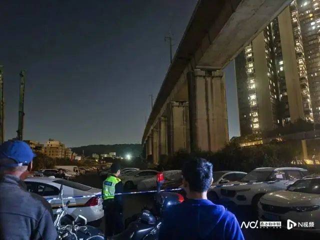 黑烟滚滚!十几辆汽车被烧!深圳官方通报