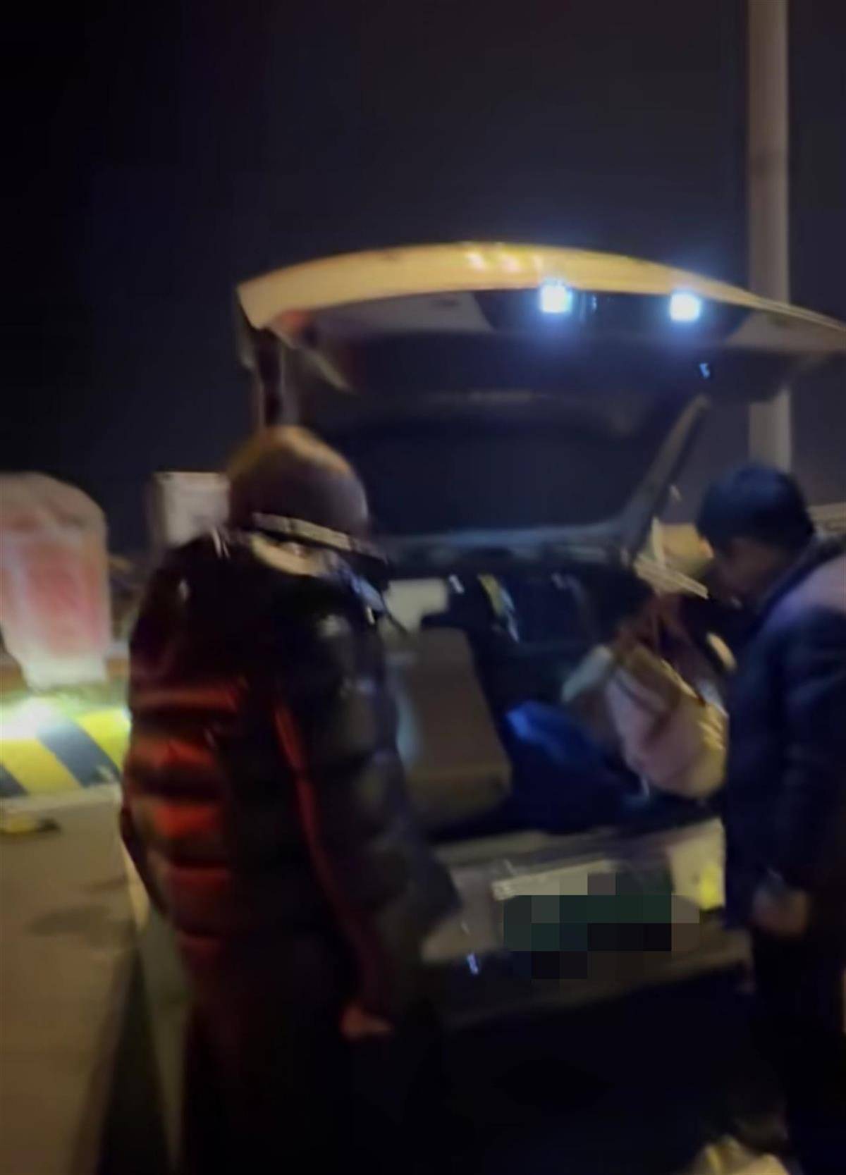 武汉“捡包追车百公里送还”车主回应质疑:不是段子,清者自清