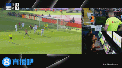 世体:令人震惊的判罚!琼阿梅尼手球是明显点球 他应该2黄被罚下