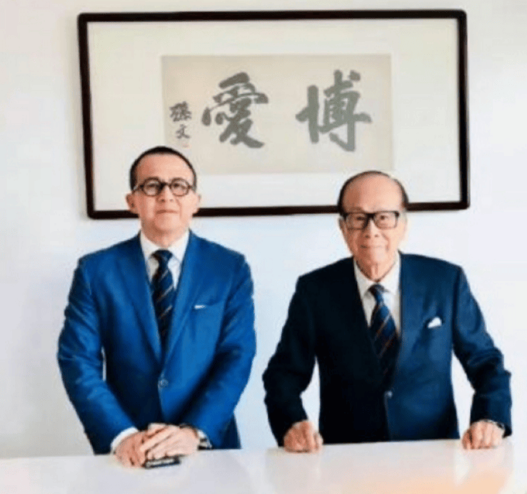 美方主动让步后,李嘉诚终于看清了形势,向官方做出重要保证!